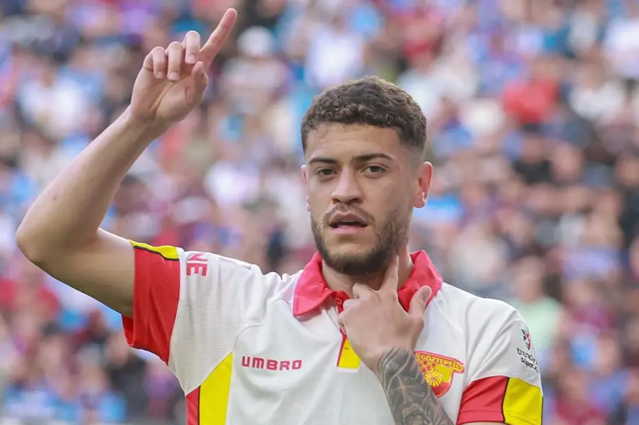 Romulo için 12 milyon euro + bonus teklifi yapıldı - 6