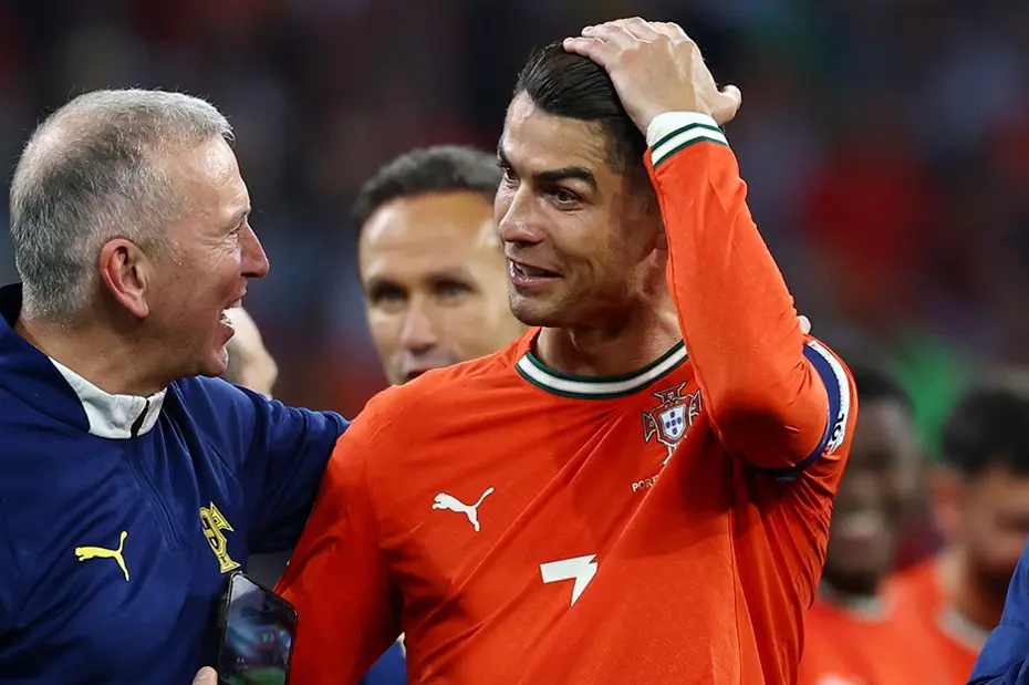 FLAŞ: Cristiano Ronaldo yeni sezonda formasını giyeceği takımı açıkladı - 3