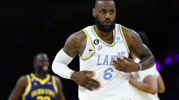 LeBron James, en az 3 hafta daha forma giyemeyecek