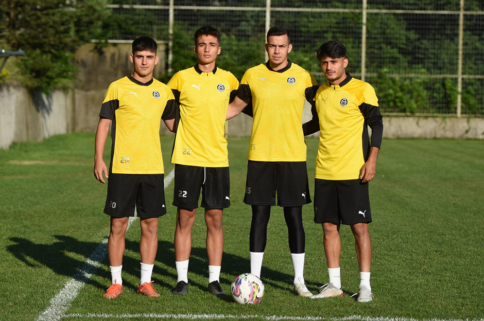 Manisa FK'dan takıma genç takviyesi