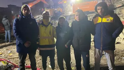 Fenerbahçeli boksörler arama kurtarma çalışmalarına katıldı