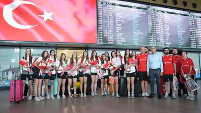 Avrupa Şampiyonu U20 Voleybol Milli Takımı yurda döndü