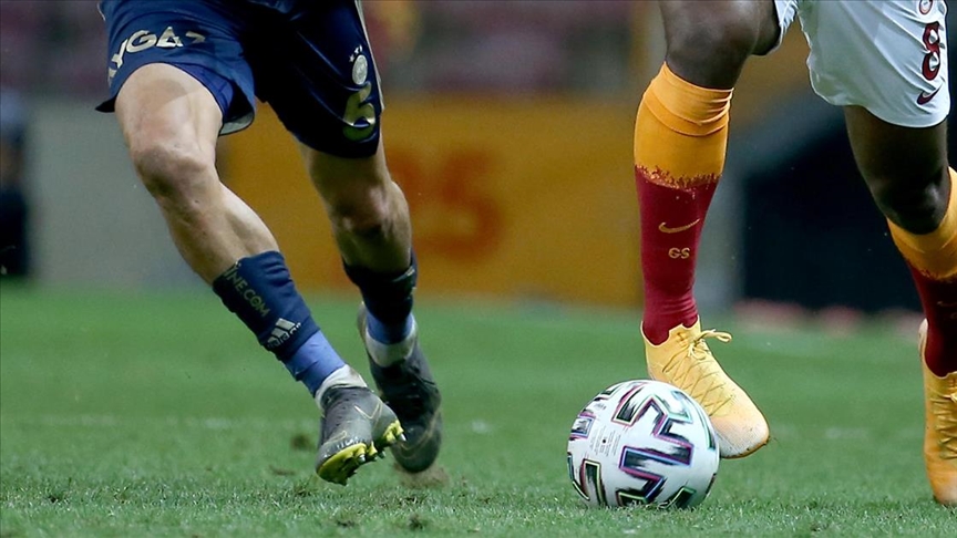 Fenerbahçe'ye derbi öncesi acı haber: Maça siyah pazubantla çıkacaklar