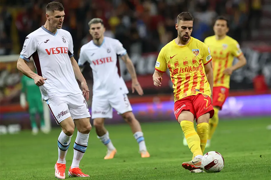 Kayserispor-Trabzonspor maçındaki VAR konuşmaları açıklandı - 2 Kayserispor-Trabzonspor maçındaki VAR konuşmaları açıklandı - 2