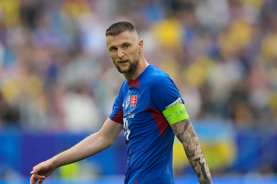 Victor Nelsson'dan ayrılık kararı: Yerine gelecek isim şimdiden belli - 5