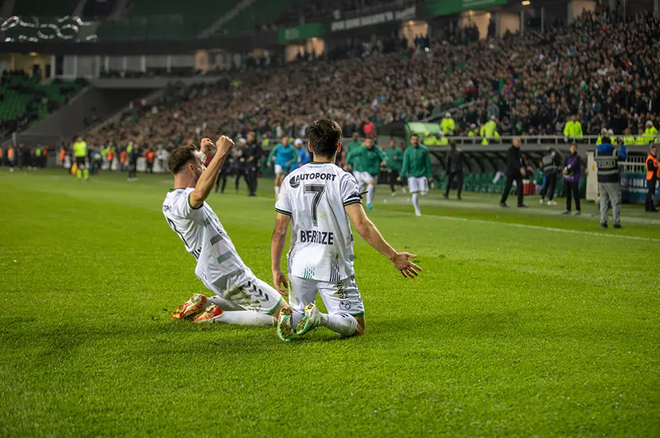 Türkiye'de en çok seyirci çeken stadyumlar: İlk 10'da 3 alt lig takımı yer aldı - 3 Türkiye'de en çok seyirci çeken stadyumlar: İlk 10'da 3 alt lig takımı yer aldı - 3