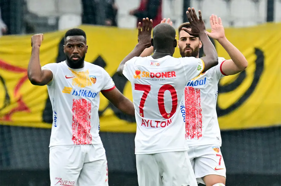 Fenerbahçe, En-Nesyri transferiyle Türk futbol tarihinin rekorunu kırdı - 9 Fenerbahçe, En-Nesyri transferiyle Türk futbol tarihinin rekorunu kırdı - 9