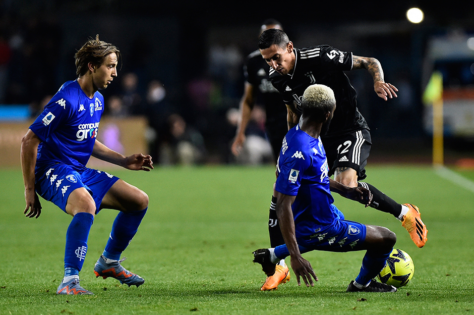 10 puanı silinen Juventus darmadağın! 4 gol yedi