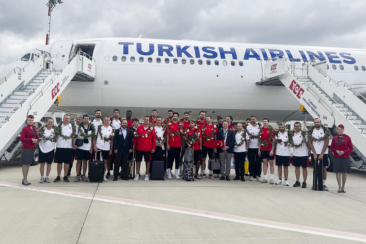 12 Dev Adam, Türkiye'ye döndü