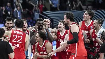 "12 Dev Adam'ın Yunan destanı" | Sporun manşetleri "12 Dev Adam'ın Yunan destanı" | Sporun manşetleri