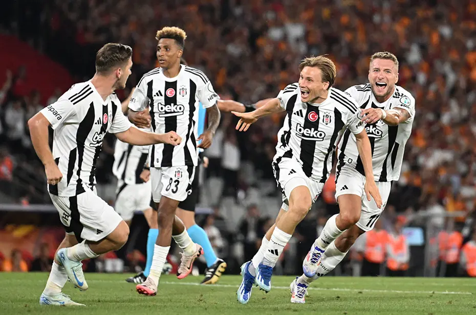 Beşiktaş'ın tarihi zaferi Avrupa'da manşetlerde: "Van Bronckhorst, Galatasaray'ı katletti" - 4