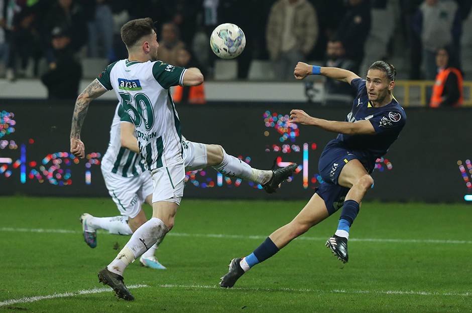 "Fenerbahçe beklentinin ötesinde puan kaybı yapıyor"