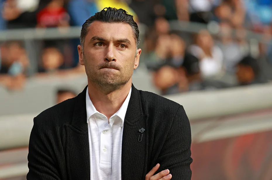 Burak Yılmaz'dan yabancı hakem yanıtı: "Daha büyük kaosa götüreceğini düşünüyorum" - 1 Burak Yılmaz'dan yabancı hakem yanıtı: "Daha büyük kaosa götüreceğini düşünüyorum" - 1