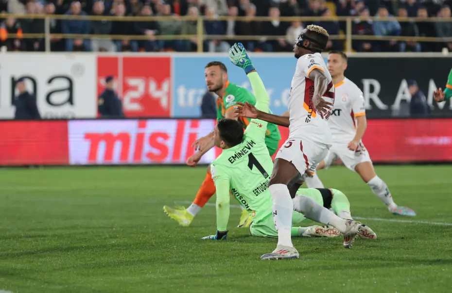 Osimhen, Al Hilal ile anlaştı mı? Nijeryalıyı Galatasaray'a getiren menajer açıkladı - 3 Osimhen, Al Hilal ile anlaştı mı? Nijeryalıyı Galatasaray'a getiren menajer açıkladı - 3