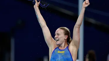 Kadınlar 50 metre serbest stilde altın madalya Sarah Sjoestroem'un