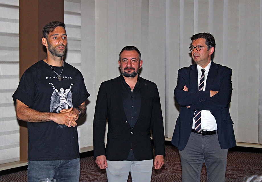 Altay, divan kurulunda buluştu