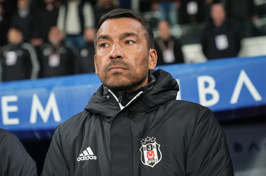 Van Bronckhorst'tan operasyon: Gönderilecekler listesini hazırlıyor - 3