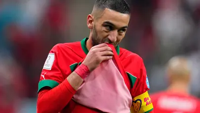 Maçta tabelayı gören Ziyech'in gözü döndü: Naklen yayında tekme üstüne tekme