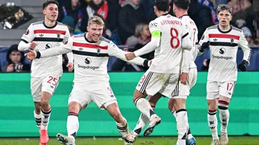 ManU geriye düştüğü maçta galibiyete uzandı