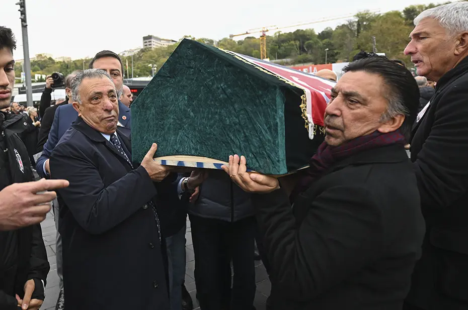 Hasan Arat ve Rıza Çalımbay, Beşiktaş'ın acı gününde buluştu - 4 Hasan Arat ve Rıza Çalımbay, Beşiktaş'ın acı gününde buluştu - 4