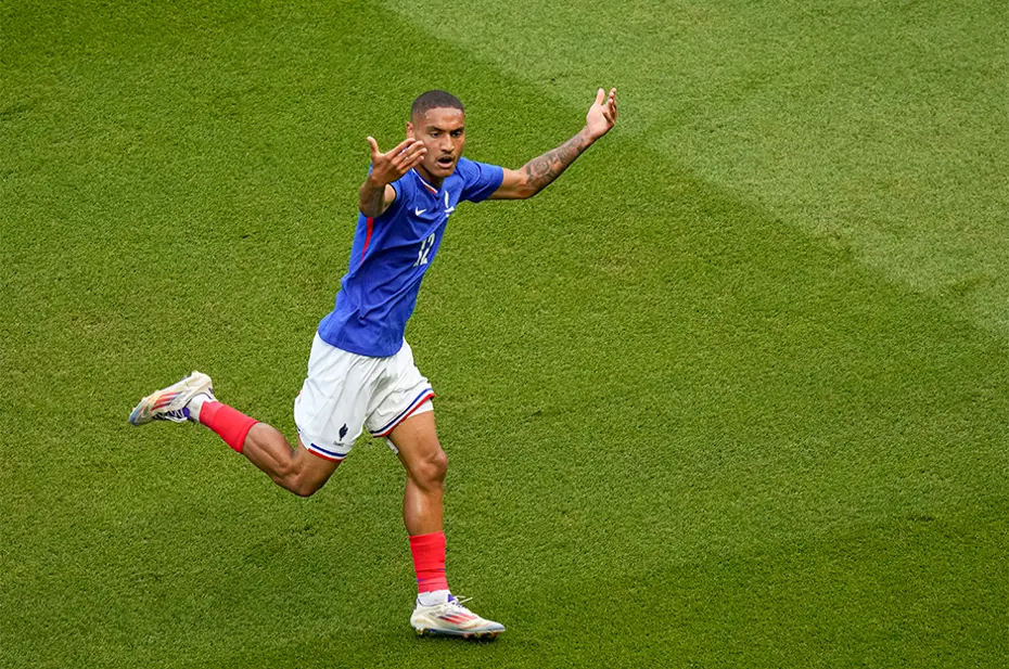 Galatasaray'dan transferde sürpriz isim: Genç futbolcu için ilk teklif - 3