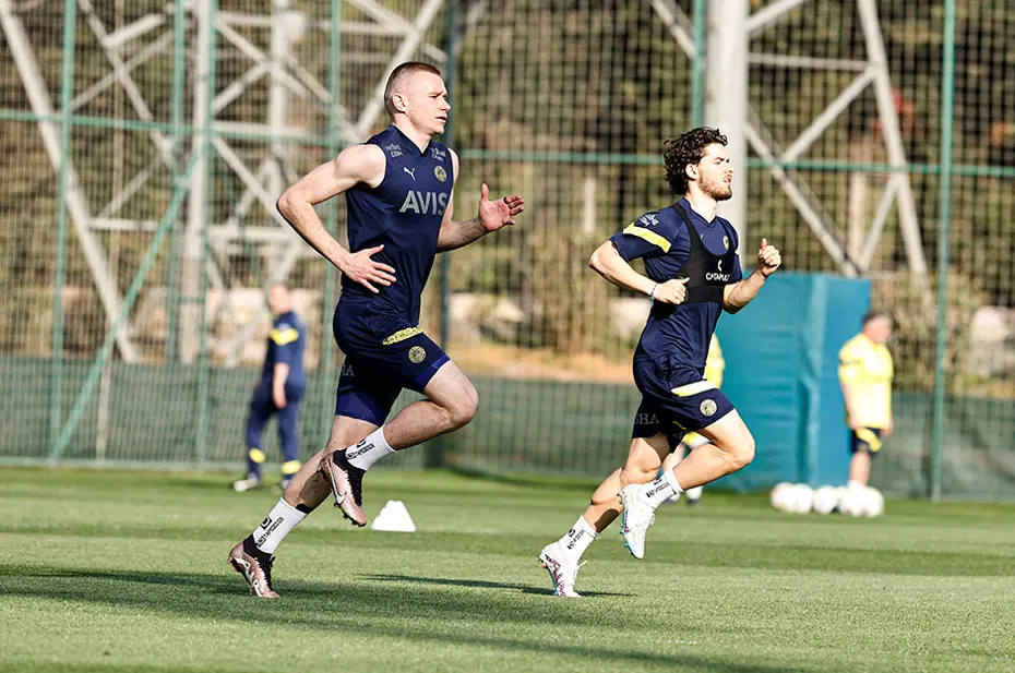 Avrupa'nın 10 büyüğü, 3 Fenerbahçeli için İzmir'e geliyor - 4
