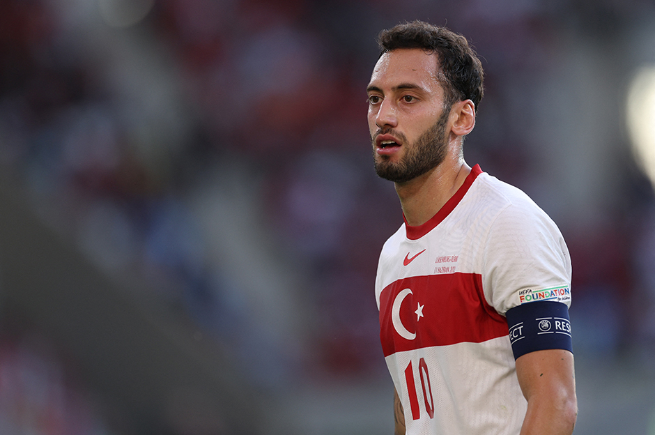Hakan Çalhanoğlu'ndan Emre Mor ve Stefan Kuntz iddialarına cevap