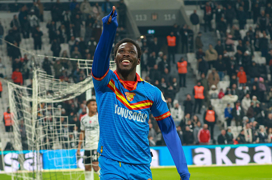 Yeni golcüsüyle anlaşan Göztepe'de Fofana ile yollar ayrılıyor