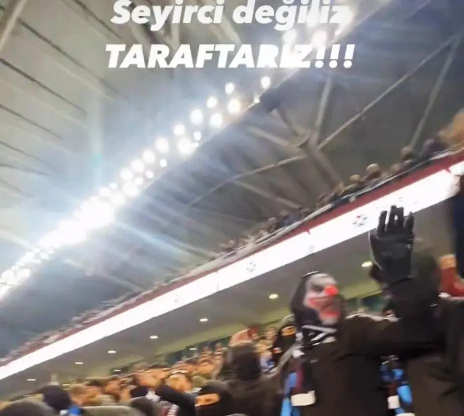 Olaylı maçta sahaya giren maskeli taraftarla ilgili detaylar ortaya çıktı - 6 Olaylı maçta sahaya giren maskeli taraftarla ilgili detaylar ortaya çıktı - 6