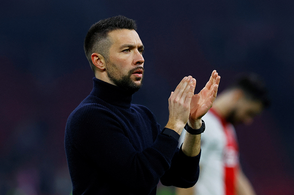 Farioli, Ajax'taki ilk sezonunda şampiyonluğa koşuyor