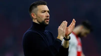 Farioli, Ajax'taki ilk sezonunda şampiyonluğa koşuyor