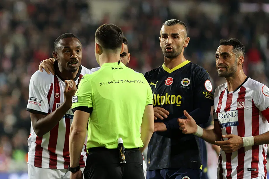 "Penaltı kararı skandal" | Spor yazarları Fenerbahçe maçı için ne dedi? - 5