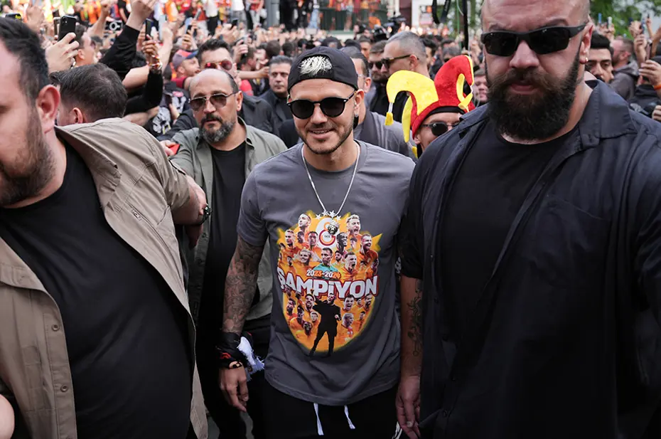Görkemli kutlama: Şampiyon Galatasaray kupalarına kavuştu - 7 Görkemli kutlama: Şampiyon Galatasaray kupalarına kavuştu - 7