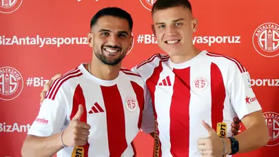 Antalyaspor yeni transferleri için imza töreni düzenledi