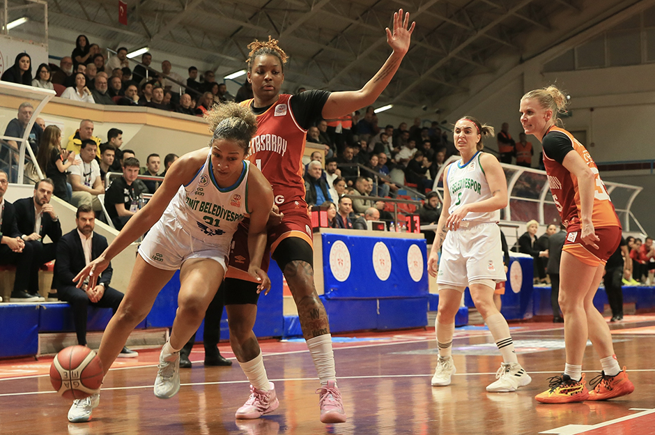 Galatasaray deplasmanda avantajı yakaladı