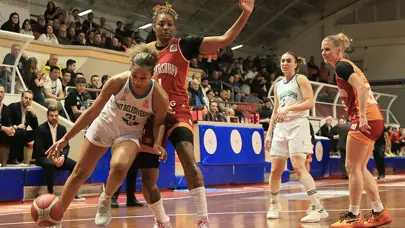 Galatasaray deplasmanda avantajı yakaladı