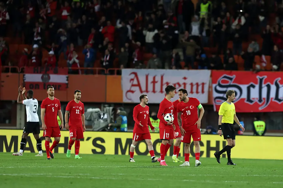 "Montella'nın artık Adana'dan çıkması gerek" | Spor yazarları Milli Takım için ne dedi? - 3 "Montella'nın artık Adana'dan çıkması gerek" | Spor yazarları Milli Takım için ne dedi? - 3