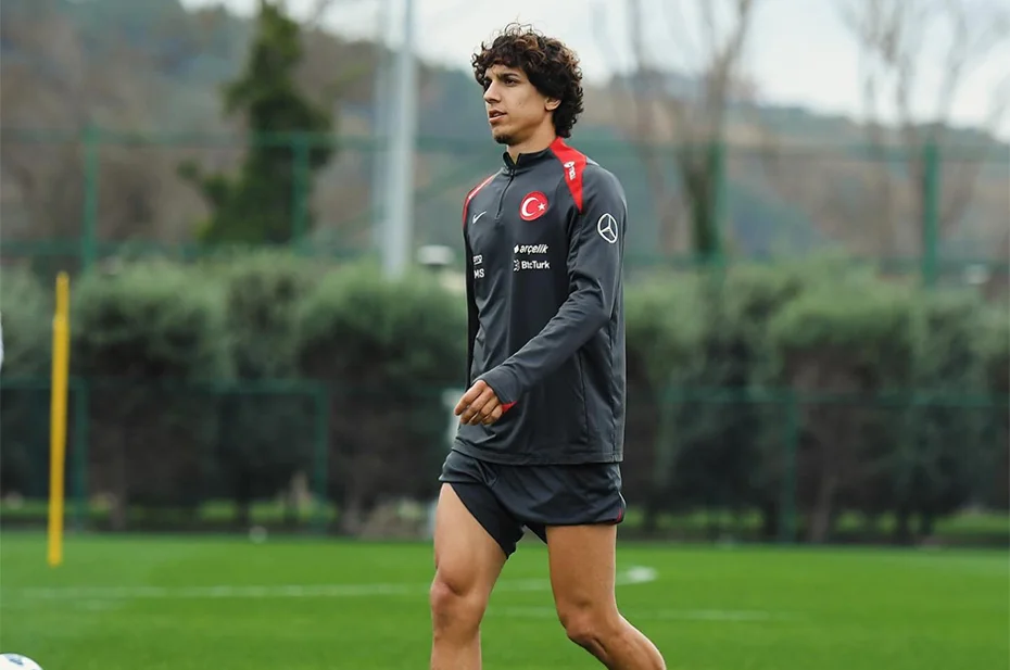 Geldiği gibi gitti: Fenerbahçe'de bir ayrılık daha, yeni takımıyla imzalıyor - 1