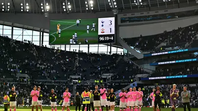 Premier Lig'den düşen ilk takım belli oldu: Alkışlarla uğurlandılar