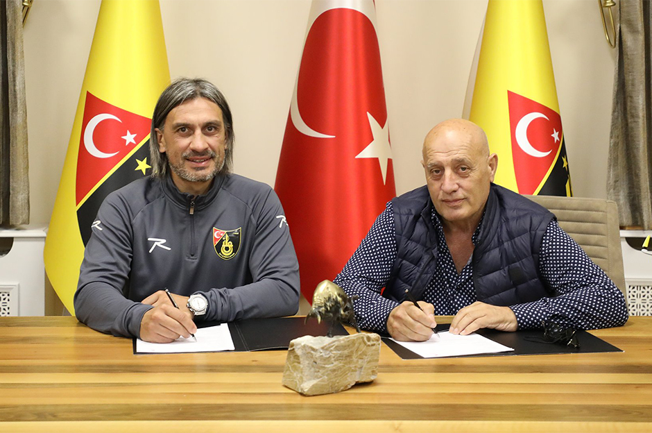 İstanbulspor yeni teknik direktörünü açıkladı