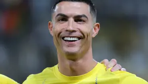 Yılın en iyi 10 futbolcusu açıklandı, Ronaldo kahkaha attı Yılın en iyi 10 futbolcusu açıklandı, Ronaldo kahkaha attı