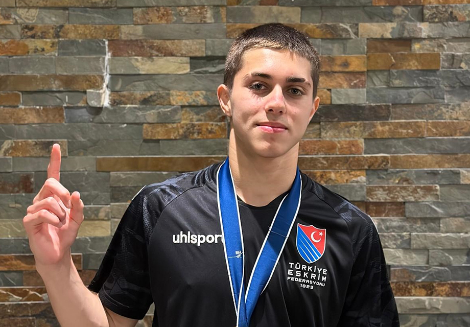 Dünya şampiyonu Doruk Erolçevik, Alanya'da coşkuyla karşılandı