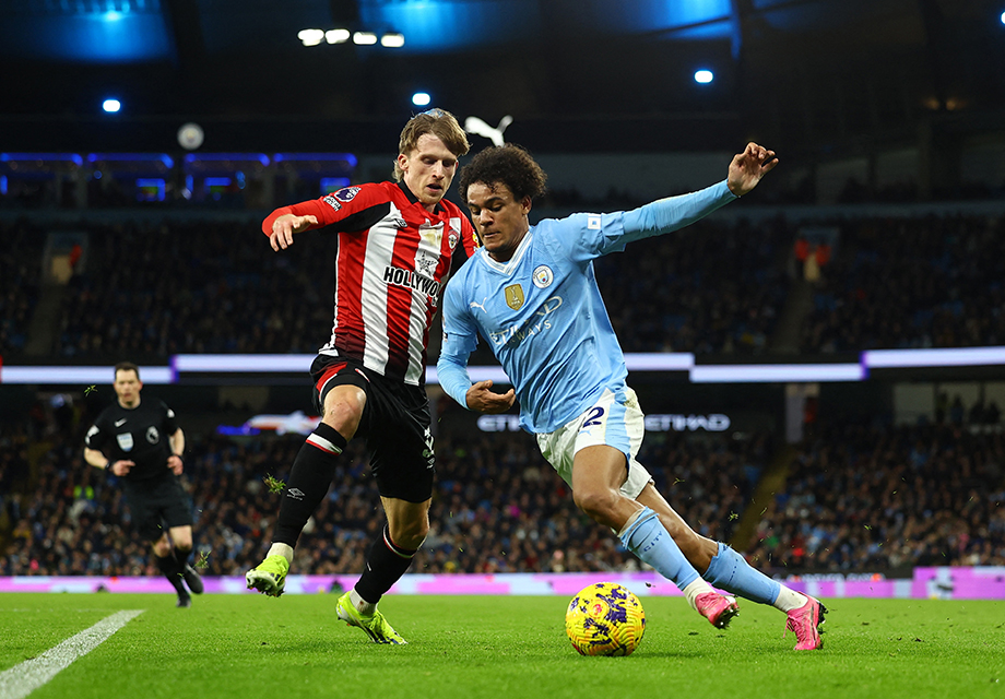 Manchester City yıldız adayına yeni imzayı attırdı