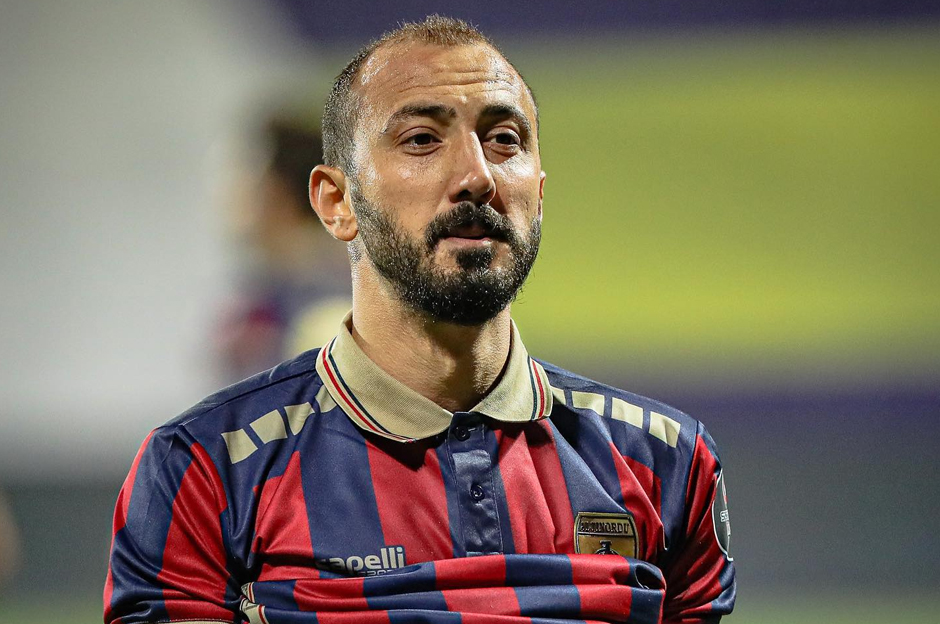 Ahmet İlhan Özek gözden çıkarıldı: "Kendine kulüp bul"