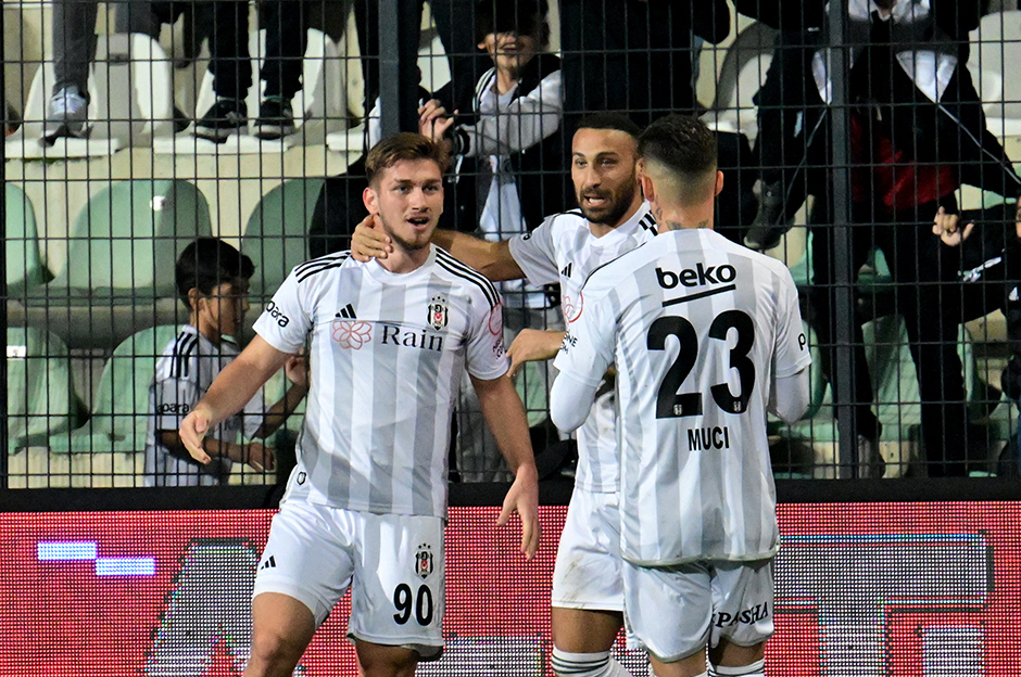 Beşiktaş'ta 7 futbolcu ceza sınırında