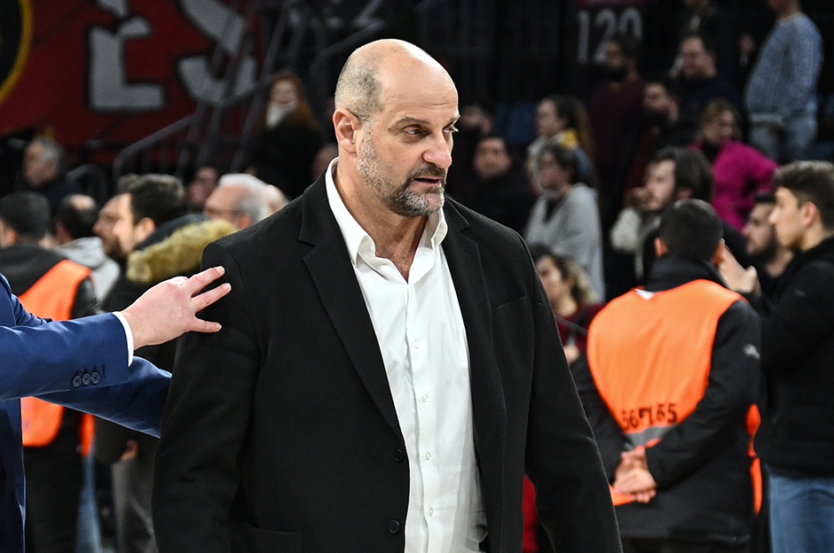 Taraftarlarla tartışan Mitrovic istifa etmeyi düşünmüyor