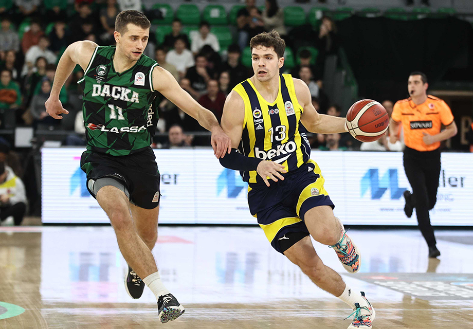 Fenerbahçe Beko, Tarık Biberovic'in alev aldığı maçı farklı kazandı