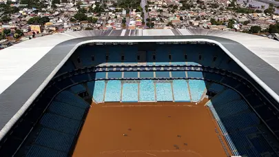 Sel felaketinin vurduğu stadyum sular altında kaldı
