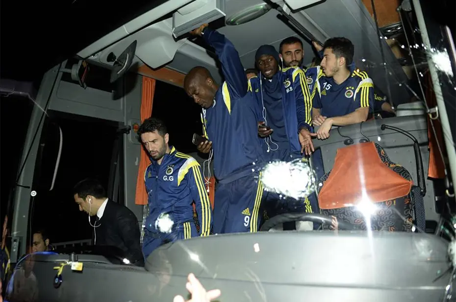 Fenerbahçe'den gece yarısı açıklama: "Failler nerede?" - 1 Fenerbahçe'den gece yarısı açıklama: "Failler nerede?" - 1