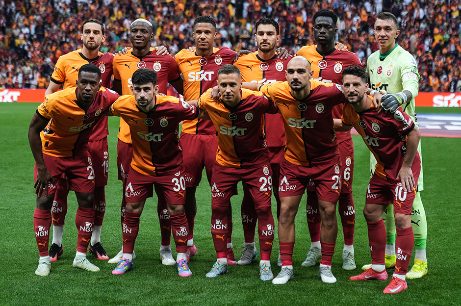 "Fenerbahçe’yi krize soktu" | Spor yazarları Galatasaray için ne dedi?